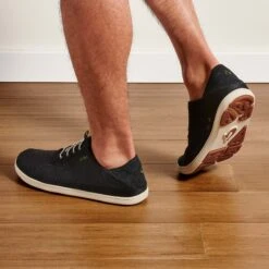 OluKai Nohea Moku - Black -OluKai Shop 10283 4040 102 M NoheaMoku BlkBlk Web Opt