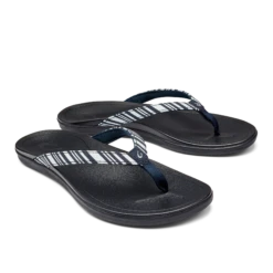 OluKai Ho‘ōpio - Blue Depth / Stripe -OluKai Shop 20294 TFZP 003 W Hoopio BlueDepthStripe