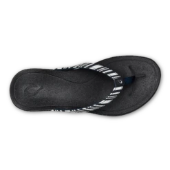 OluKai Ho‘ōpio - Blue Depth / Stripe -OluKai Shop 20294 TFZP 004 W Hoopio BlueDepthStripe