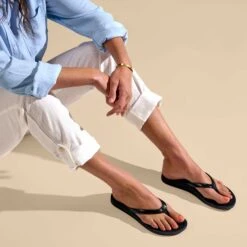 OluKai Puawe - Black -OluKai Shop 20498 4040 102 W PUAWE BlackBlack 66572c59 443b 4738 844e 851fcce52d0c