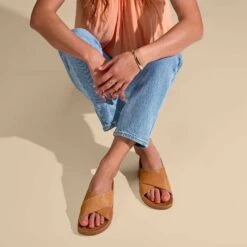 OluKai Kīpe‘a ‘Oho - Tan -OluKai Shop 20501 3434 102 W KIPE AOHO TanTan c2ab21a8 1dee 4618 8225 39fb4e19bf91