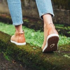 OluKai Hawai‘iloa Manu Hope - Fox / Off White -OluKai Shop Hawai iloaManuHope Fox galleryimage 06