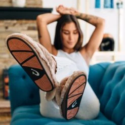 OluKai Kīpe'a Heu - Tan 14 OluKai Kīpe'a Heu - Tan -OluKai Shop Kipe aHeu Tan galleryimage 06