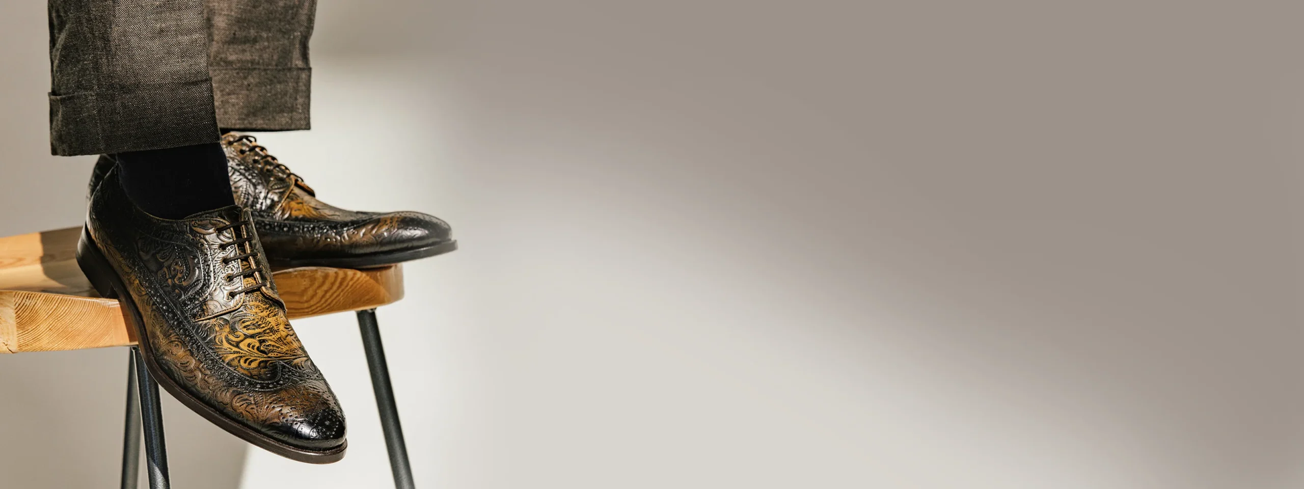 OluKai Shop -OluKai Shop TAFT 0316 SpringRefresh SiteAssets HERO Banner desktop Preston image scaled